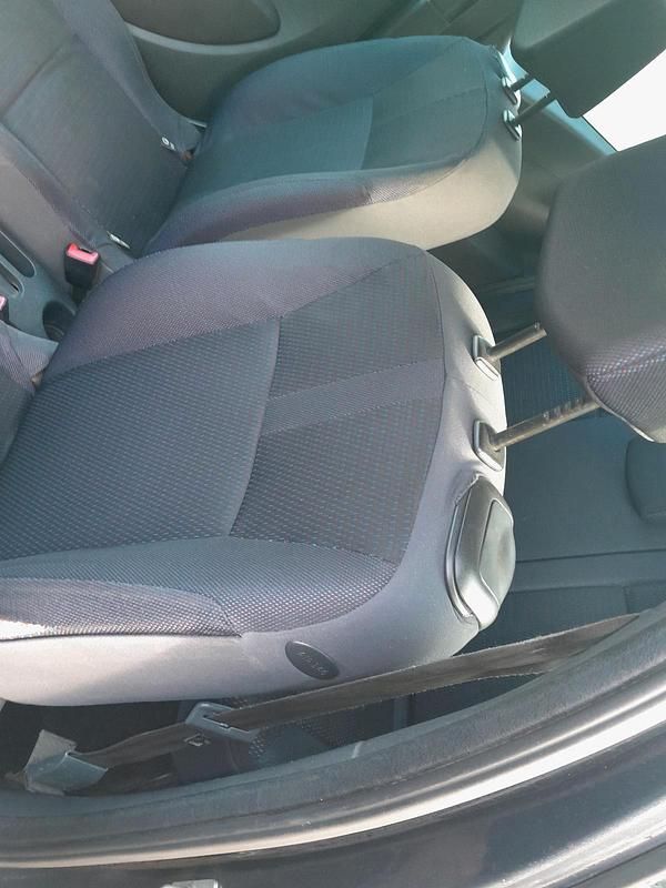 Gebraucht Renault Clio II 86 PS (63 kW) 2005 Grau Kleinwagen