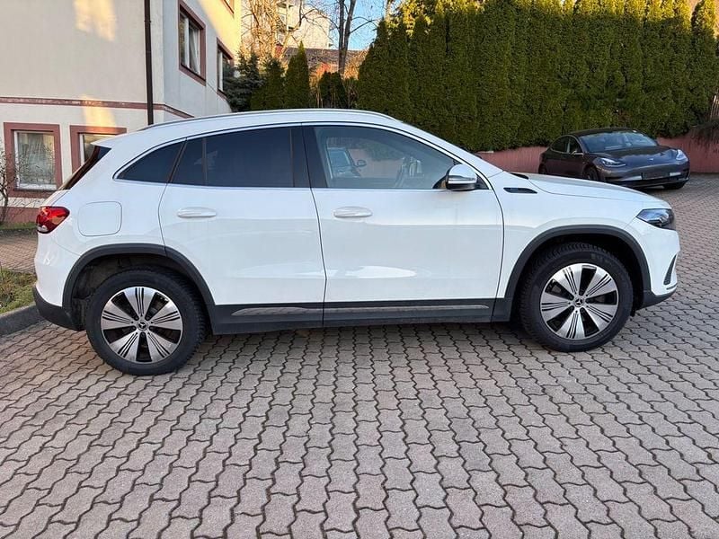 Gebraucht Mercedes EQA250 139 kW (190 PS) 2021 Weiß SUV