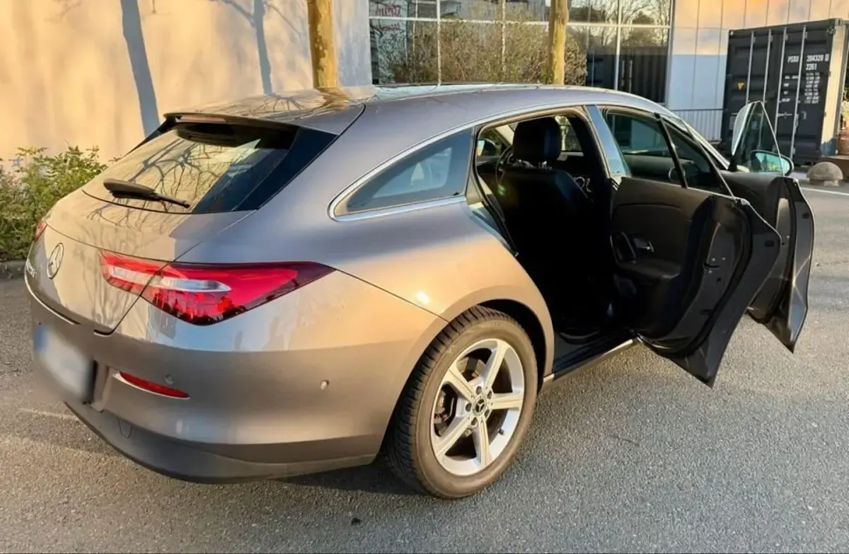 Gebraucht Mercedes CLA220 Shooting Brake 190 PS (139 kW) 2019 Grau Kombi