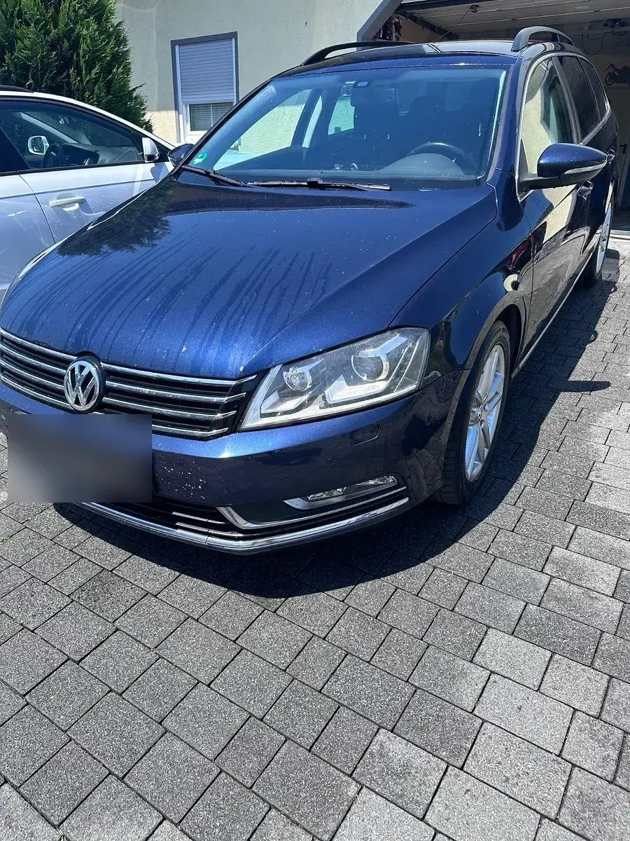 Gebraucht VW Passat Highline 140 PS (102 kW) 2011 Blau Kombi