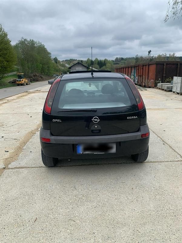 Gebraucht Opel Corsa 58 PS (42 kW) 2000 Schwarz Limousine