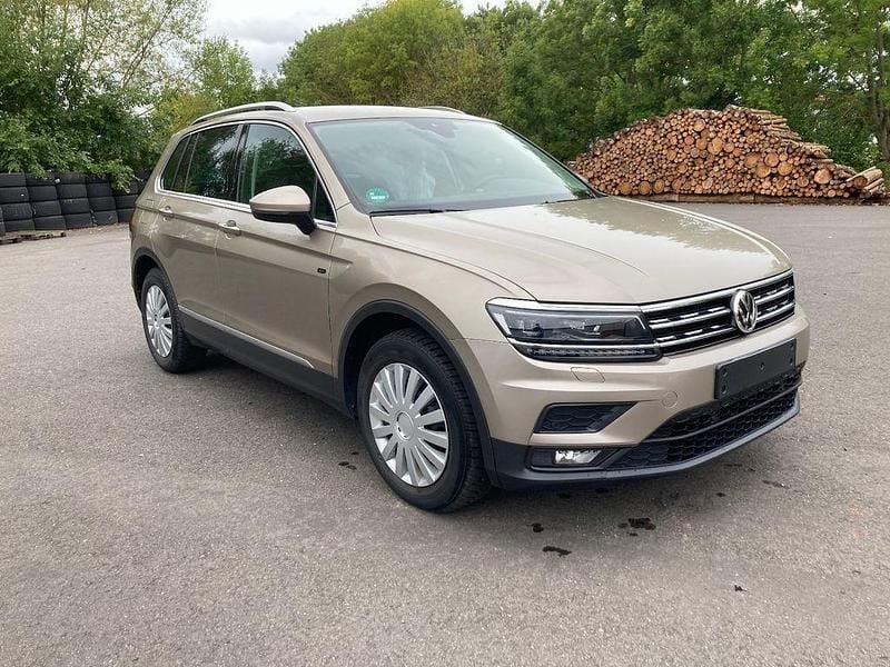 Beige Gebraucht 2018 VW Tiguan Join SUV | 22.900 € (Guter Preis) - Bild 1/4