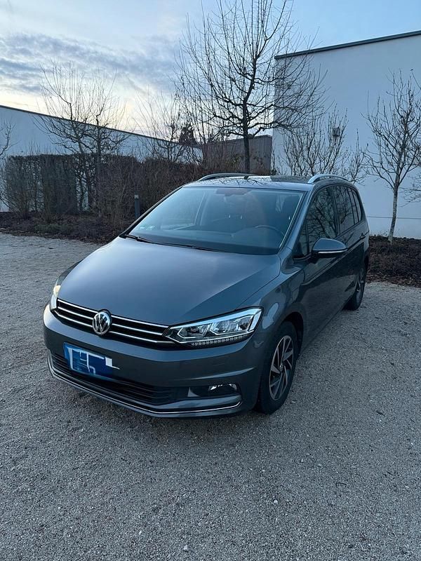 Grau Gebraucht 2019 VW Touran Van / Kleinbus | 19.450 € (Guter Preis) - Bild 1/4