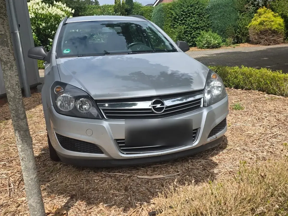 Gebraucht Opel Astra 2010 Silber Kombi