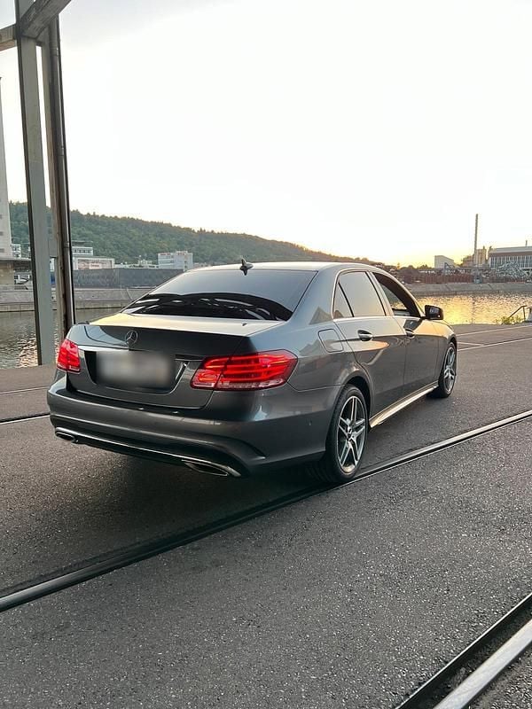 Gebraucht Mercedes E350 AMG line 258 PS (189 kW) 2015 Grau Limousine