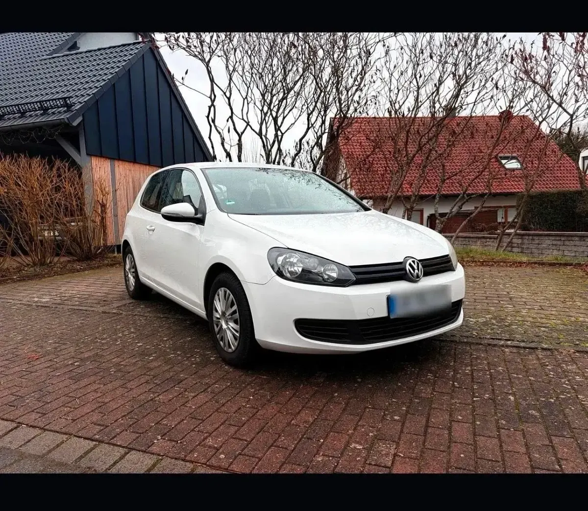 Gebraucht VW Golf VII 75 PS (55 kW) 2012 Weiß Limousine