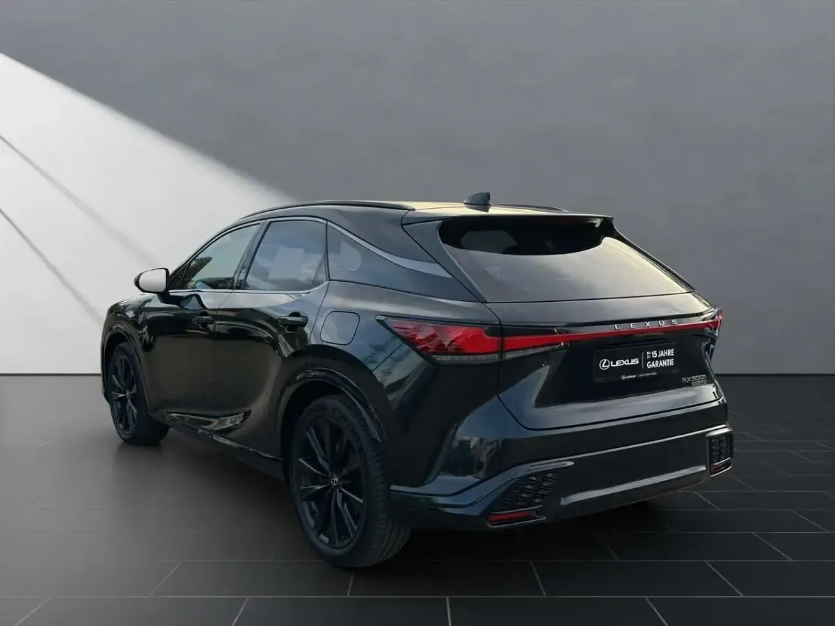 Gebraucht Lexus RX500h Sport Line 371 PS (272 kW) 2023 Graphite black SUV
