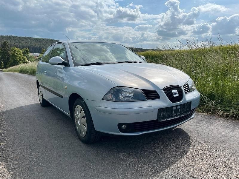 Blau Gebraucht 2006 Seat Ibiza Kleinwagen | 690 € (Superpreis) - Bild 1/4