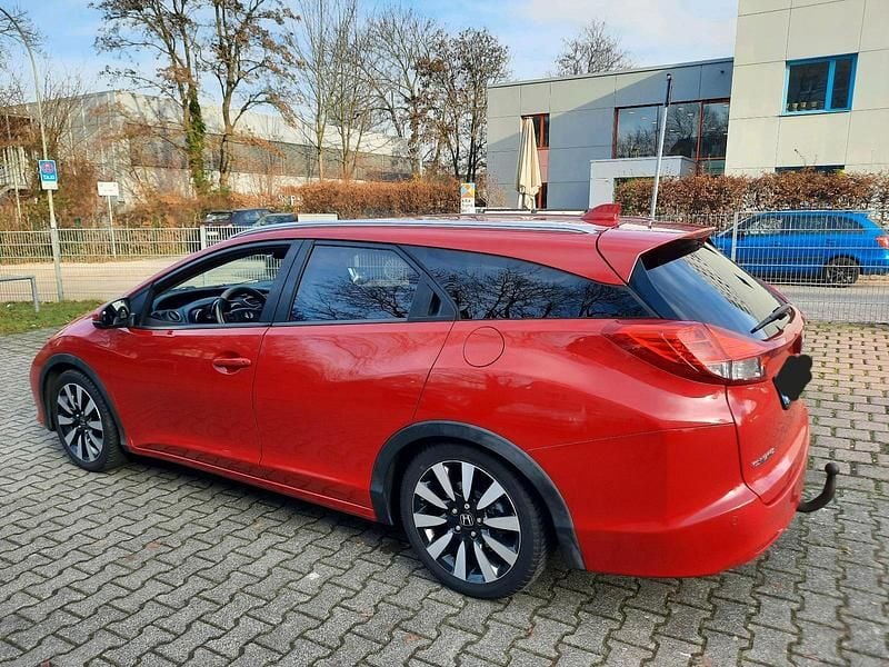 Gebraucht Honda Civic 120 PS (88 kW) 2014 Rot Kombi