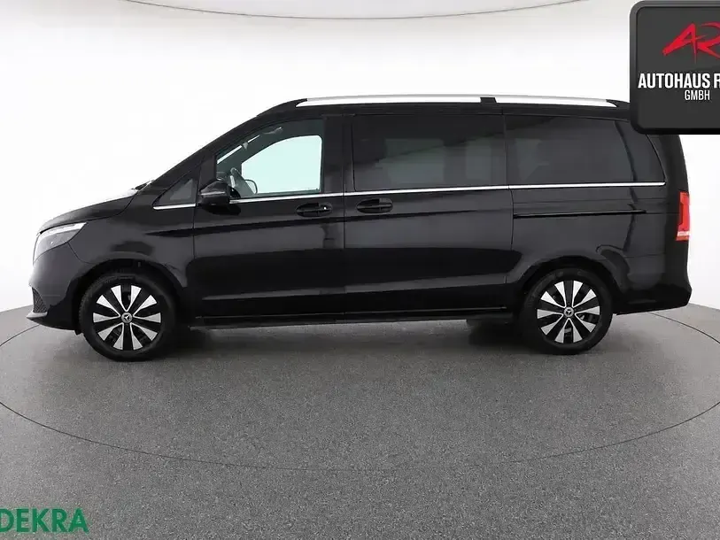 Gebraucht Mercedes V250 Avantgarde 190 PS (139 kW) 2023 Obsidianschwarz Van / Kleinbus