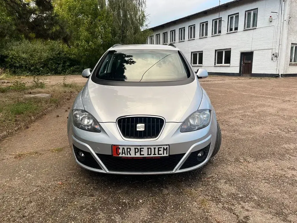 Gebraucht Seat Altea XL 105 PS (77 kW) 2010 Silber Van / Kleinbus