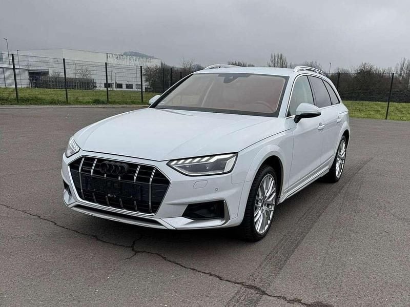 Gletscherweiß metallic Gebraucht 2020 Audi A4 Allroad Basis Kombi | 16.900 € - Bild 1/4