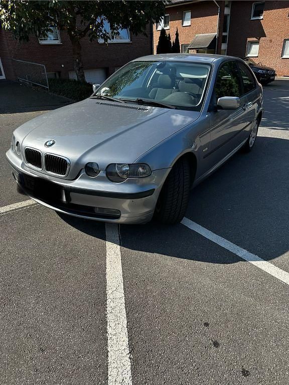 Grau Gebraucht 2004 BMW 316 Compact Lifestyle Kleinwagen | 2.950 € (Etwas zu teuer) - Bild 1/4