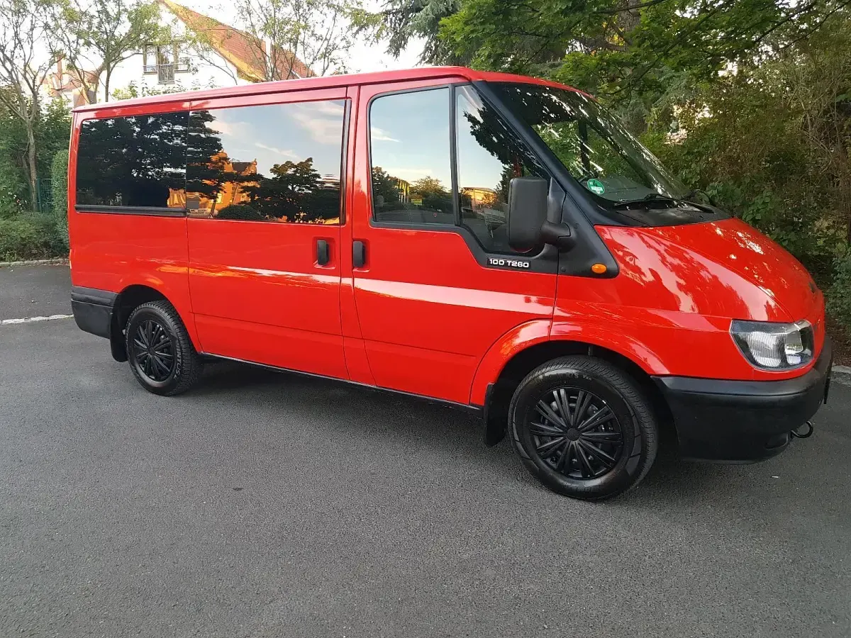 Second-hand Ford Transit 100 CP (73 kW) 2005 Roșu Monovolum