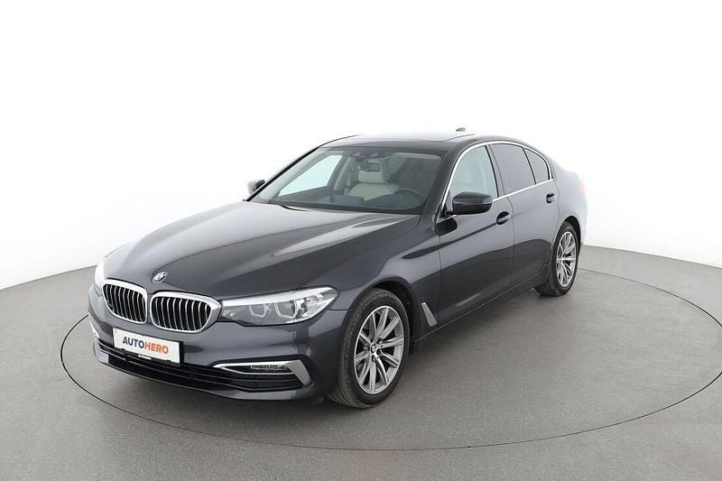Grau Gebraucht 2019 BMW 520 Luxury Line Limousine | 28.290 € (Fairer Preis) - Bild 1/3