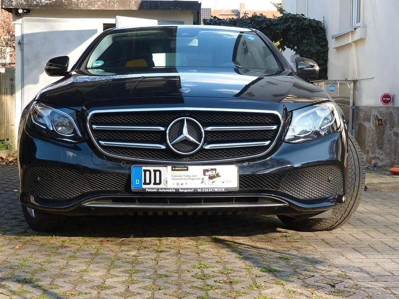 Gebraucht Mercedes E300 258 PS (189 kW) 2020 Schwarz Limousine