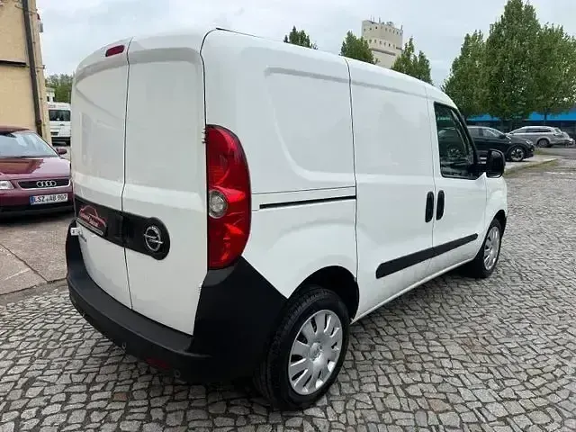 Używany Opel Combo 103 KM (75 kW) 2017 Biały Minivan