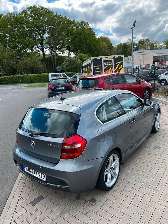 Gebraucht BMW 123 M Sport 204 PS (150 kW) 2010 Grau Kleinwagen
