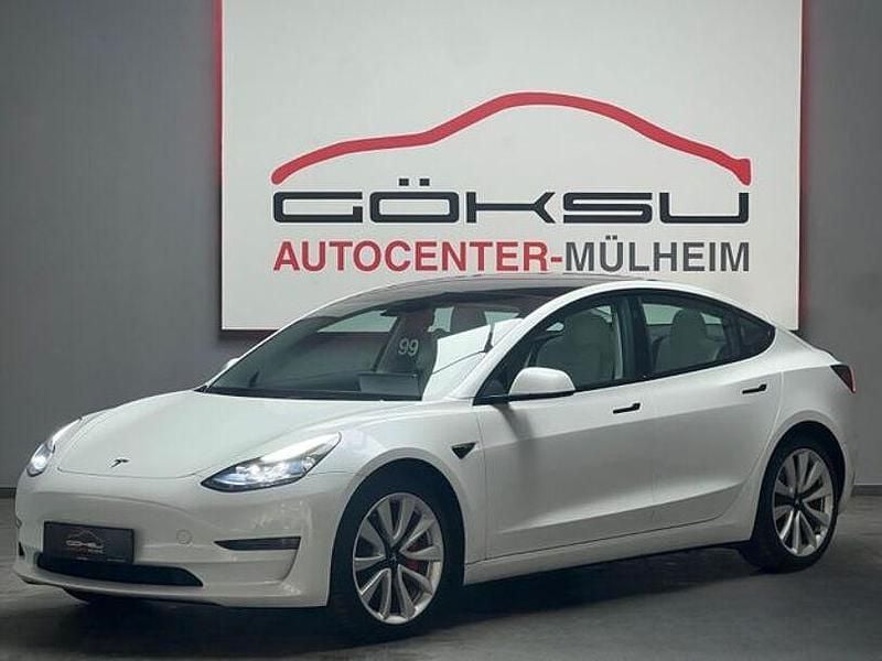 Weiß Gebraucht 2023 Tesla Model 3 Limousine | 30.950 € (Fairer Preis) - Bild 1/3