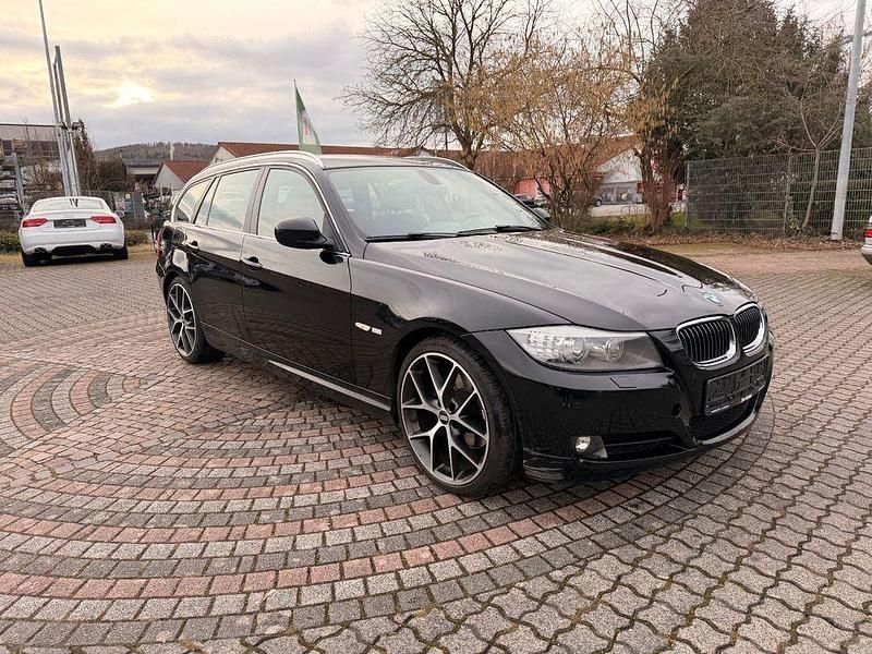 Gebraucht BMW 325 Sport Line 218 PS (160 kW) 2011 Schwarz Kombi