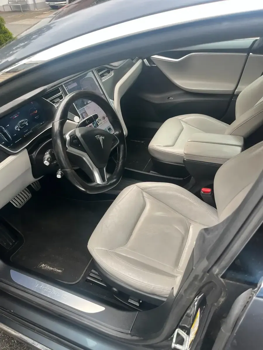 Used Tesla Model S 567 kW (772 HP) 2015 Grey Hatchback