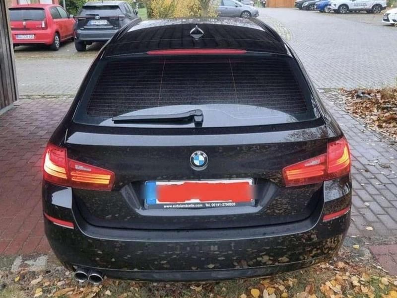 Gebraucht BMW 520 190 PS (139 kW) 2017 Schwarz Kombi