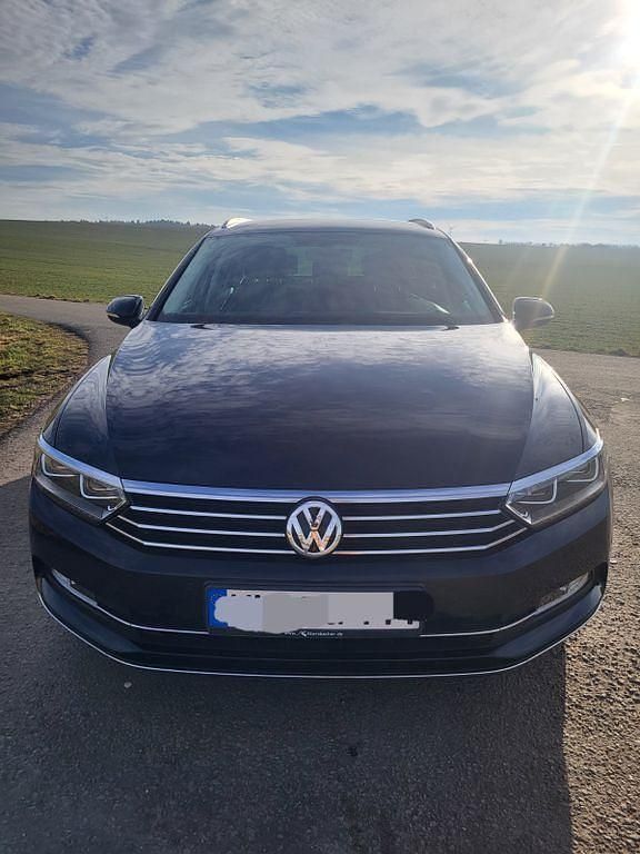 Gebraucht VW Passat Highline 150 PS (110 kW) 2018 Schwarz Kombi