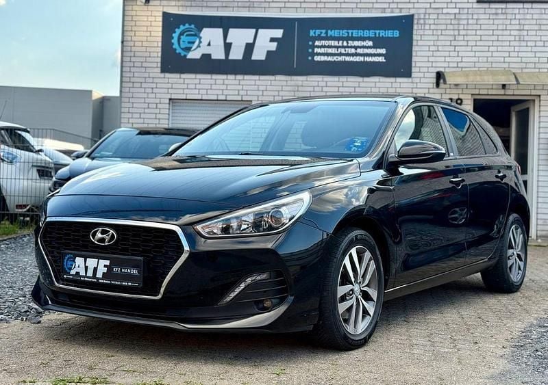 Schwarz Gebraucht 2019 Hyundai i30 YES! Limousine | 12.500 € (Superpreis) - Bild 1/4