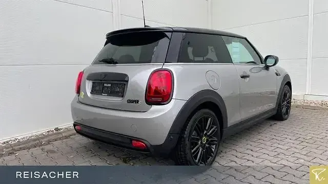 Gebraucht Mini Cooper SE 135 kW (184 PS) 2023 Silber Kleinwagen