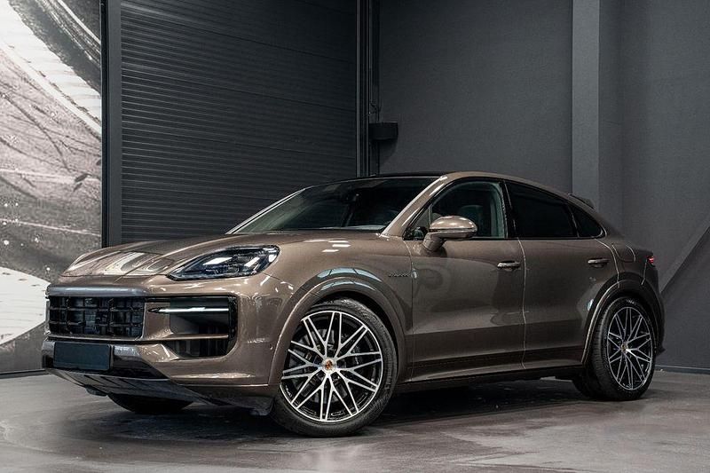 Braun Gebraucht 2025 Porsche Cayenne Coupe Coupé | 149.900 € - Bild 1/4