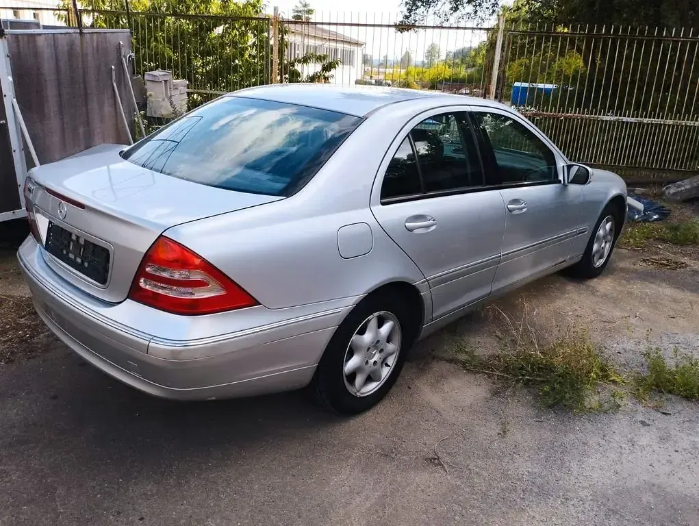 Gebraucht Mercedes C180 Classic 129 PS (94 kW) 2002 Silber Limousine