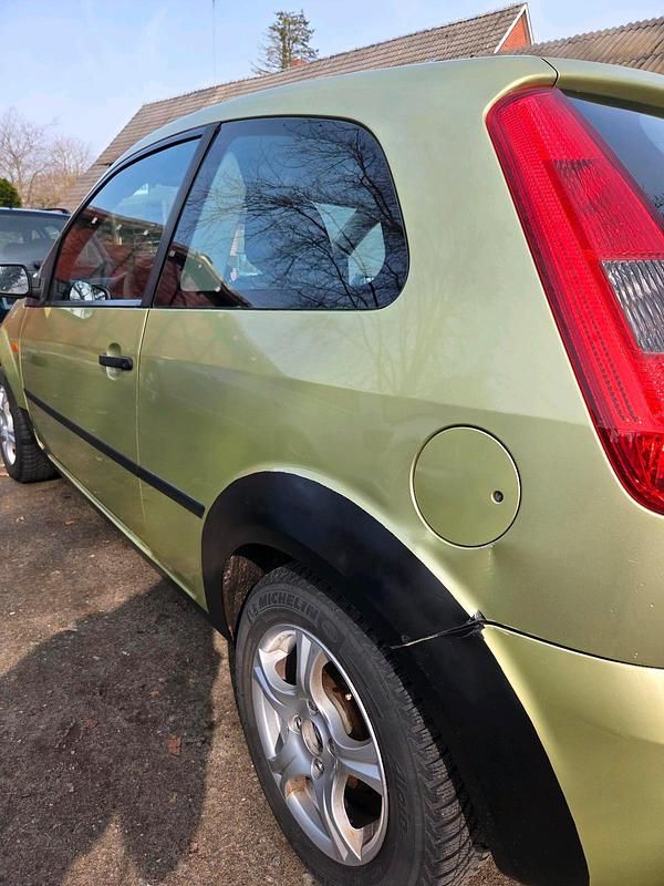 Gebraucht Ford Fiesta 60 PS (44 kW) 2005 Grün Kleinwagen