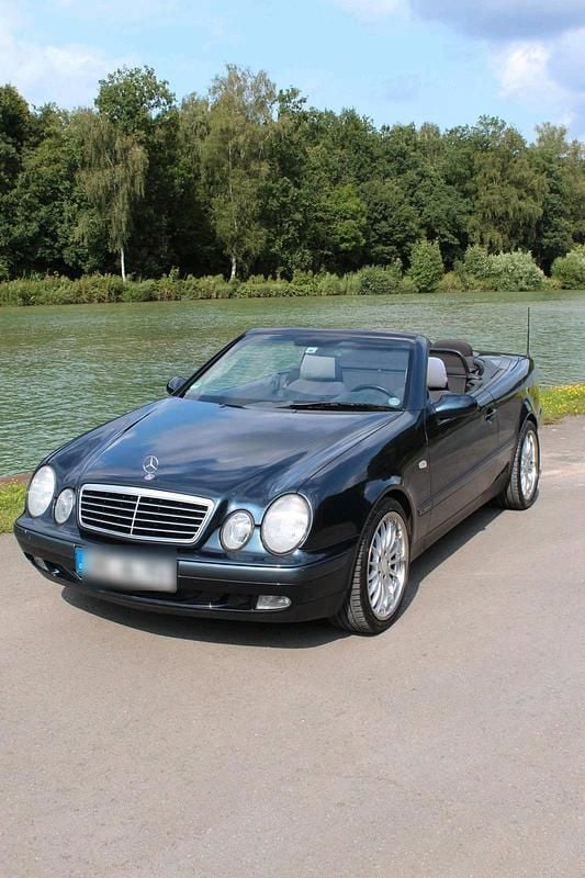 Blau Gebraucht 1999 Mercedes CLK230 Cabrio | 5.250 € (Guter Preis) - Bild 1/4