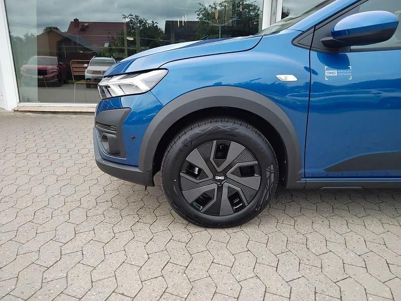Gebraucht Dacia Sandero Expression 101 PS (74 kW) 2025 Blau Kleinwagen