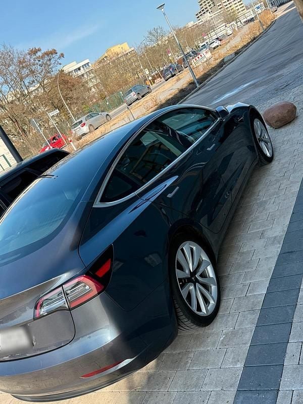 Gebraucht Tesla Model 3 Standard Range 208 kW (283 PS) 2021 Grau Limousine