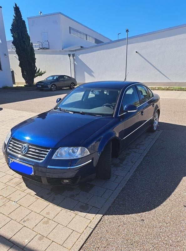 Blau Gebraucht 2004 VW Passat Limousine | 2.000 € (Guter Preis) - Bild 1/4