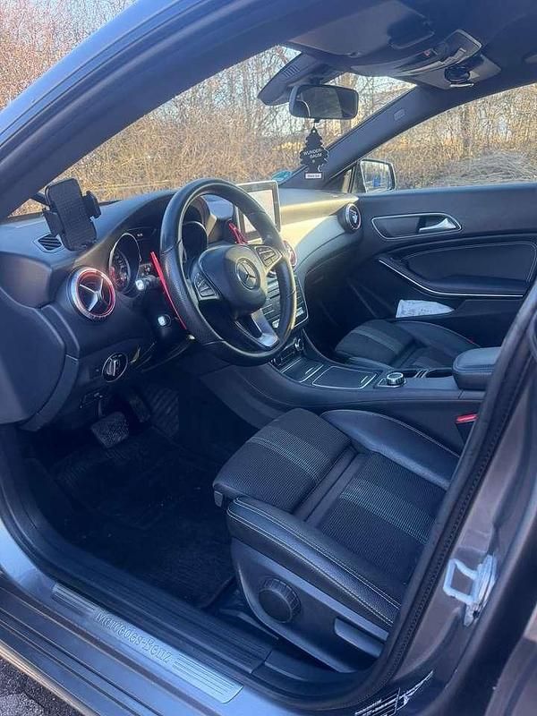Gebraucht Mercedes CLA200 Edition 136 PS (100 kW) 2017 Coupé