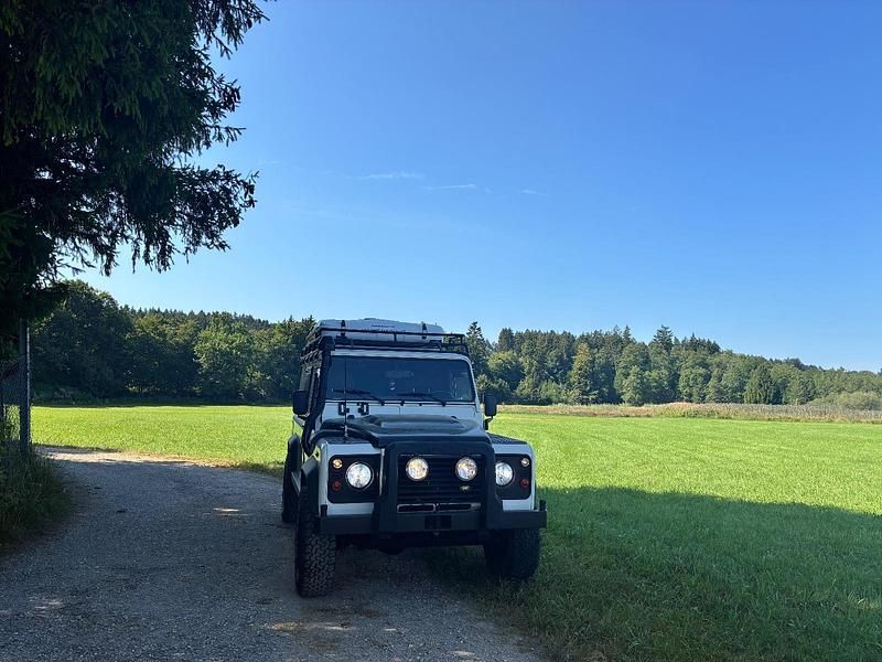 Gebraucht 2011 Land Rover Defender SUV | 36.000 € (Fairer Preis) - Bild 1/4