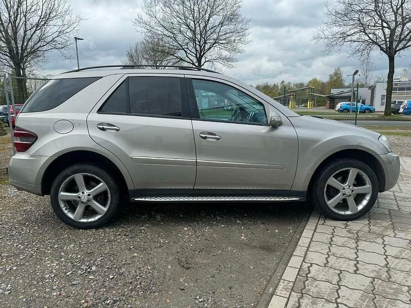 Second-hand Mercedes ML320 224 CP (164 kW) 2007 Bej SUV