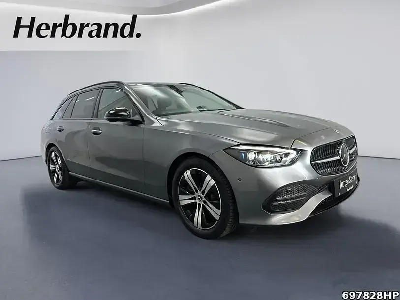 Gebraucht Mercedes C300 Avantgarde 265 PS (194 kW) 2023 Metalliclack selenitgrau Kombi