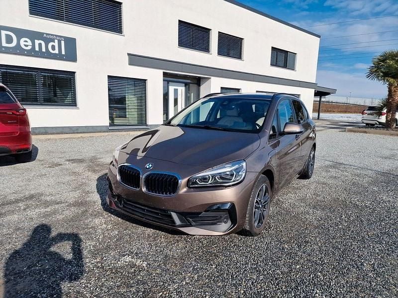Gebraucht BMW 225 Active Tourer Sport Line 224 PS (164 kW) 2019 Jucarobeige metallic Van / Kleinbus