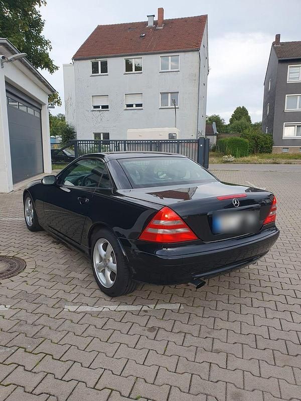Gebraucht Mercedes SLK200 163 PS (119 kW) 2002 Schwarz Cabrio