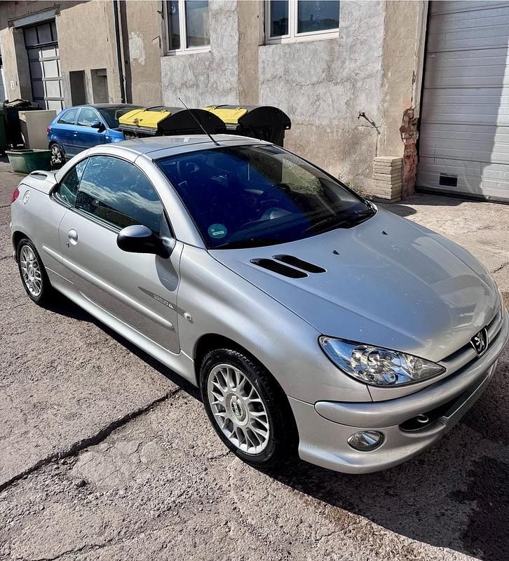 Grau Gebraucht 2005 Peugeot 206 CC Cabrio | 1.300 € (Superpreis) - Bild 1/4