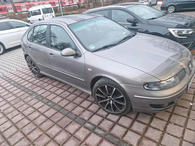 Gebraucht Seat Leon 150 PS (110 kW) 2003 Gold Kleinwagen
