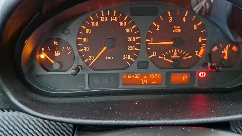 Gebraucht BMW 318 143 PS (105 kW) 2004 Silber Kombi