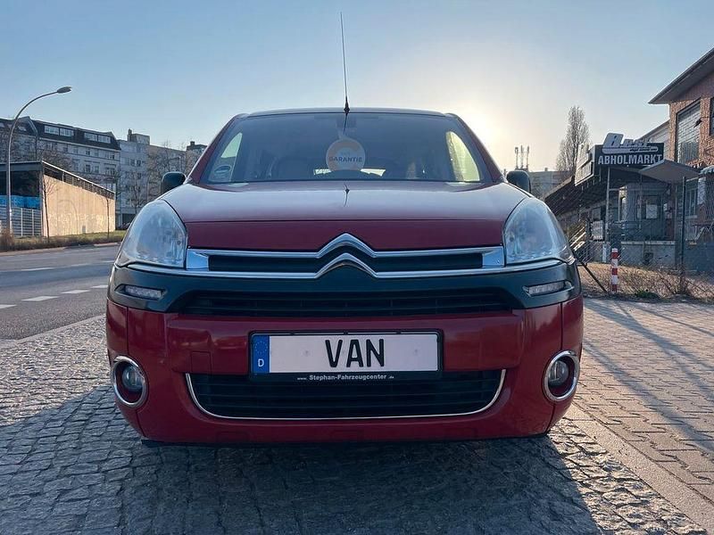 Gebraucht Citroën Berlingo SELECTION 98 PS (72 kW) 2013 Farbe rot ardent/deckende lack Van / Kleinbus