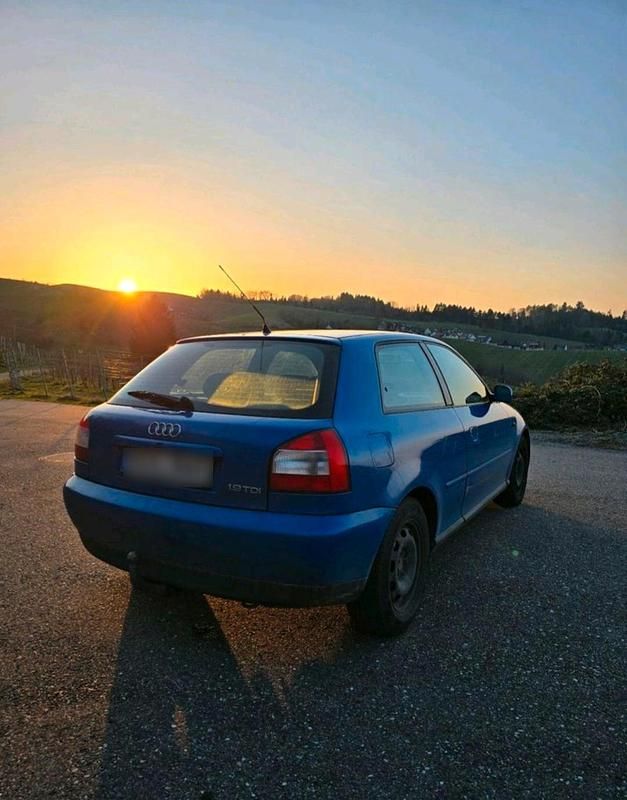 Gebraucht Audi A3 90 PS (66 kW) 1997 Blau Kleinwagen