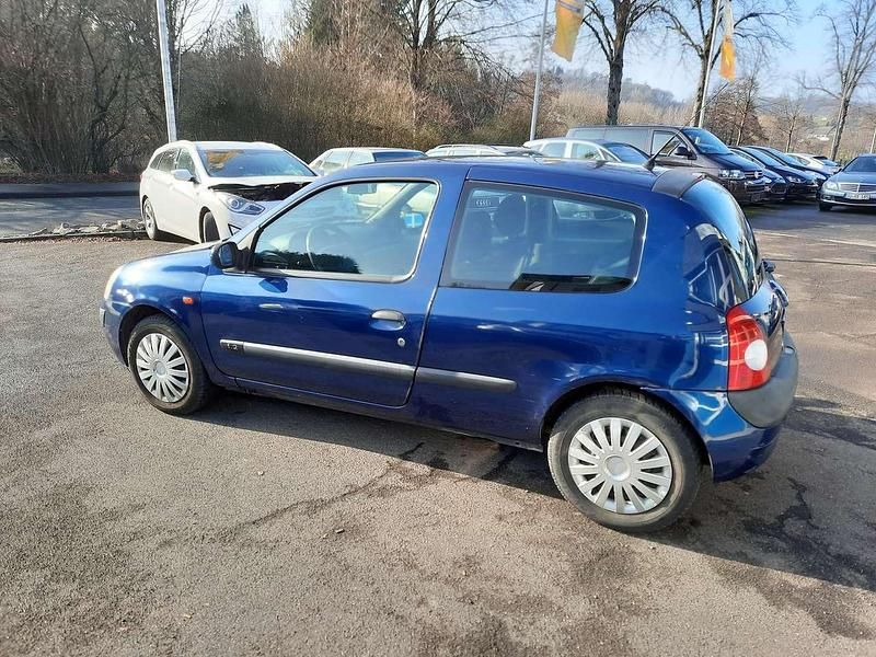 Gebraucht Renault Clio II Authentique 58 PS (42 kW) 2002 Blau Limousine