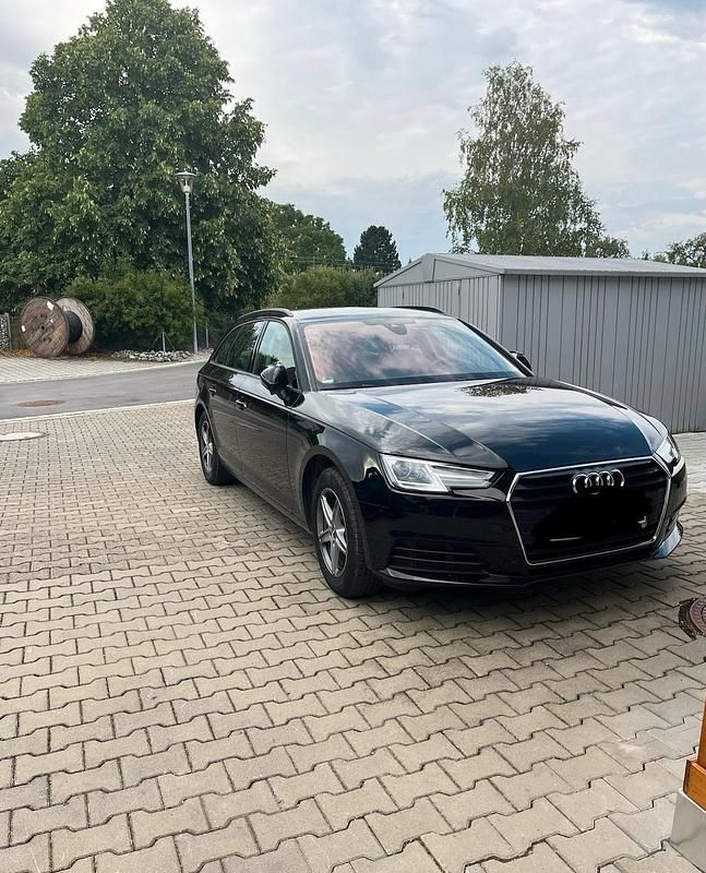 Schwarz Gebraucht 2019 Audi A4 Ambiente Kombi | 16.500 € (Guter Preis) - Bild 1/4