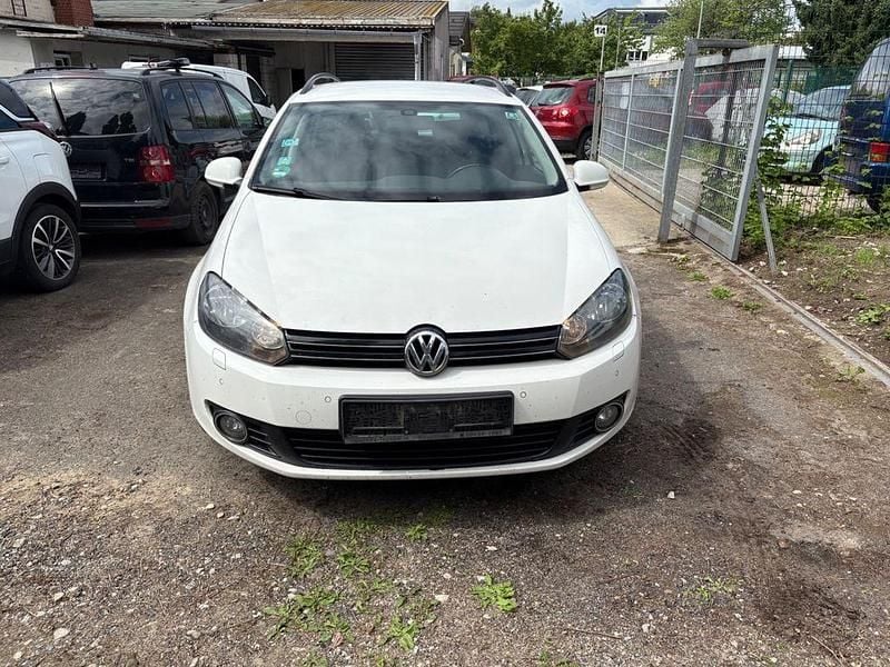 Weiß Gebraucht 2012 VW Golf VI Comfortline Kombi | 3.300 € (Guter Preis) - Bild 1/4